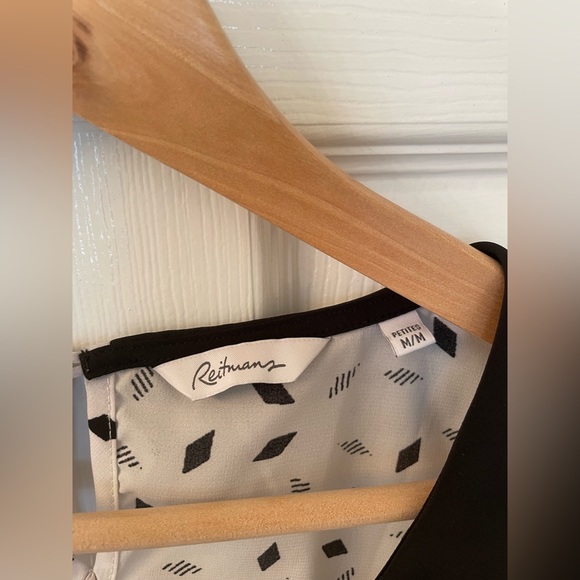 Reitmans blouse, size medium - Picture 2 of 2